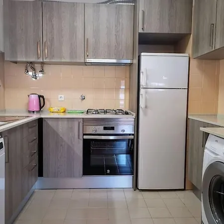 New Sunny House! Your Appartamento Lisbona
